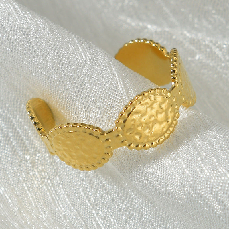 14k Gold Oval Texture Dracelet